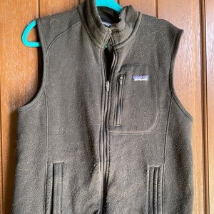 Black Men’s Patagonia Vest